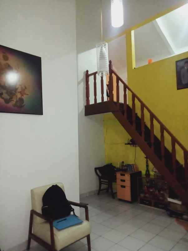 dijual rumah permana