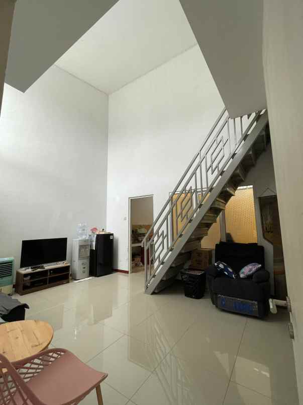 dijual rumah perum graha veteran a28