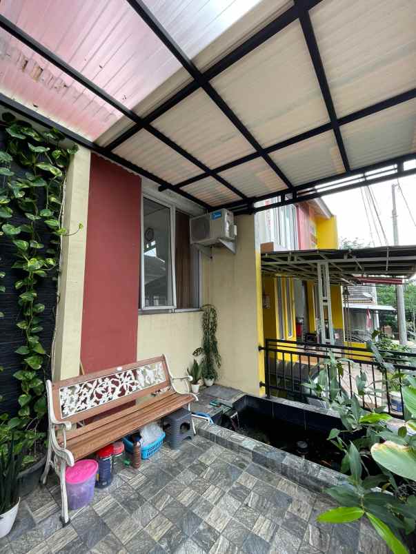 dijual rumah perum graha veteran a28