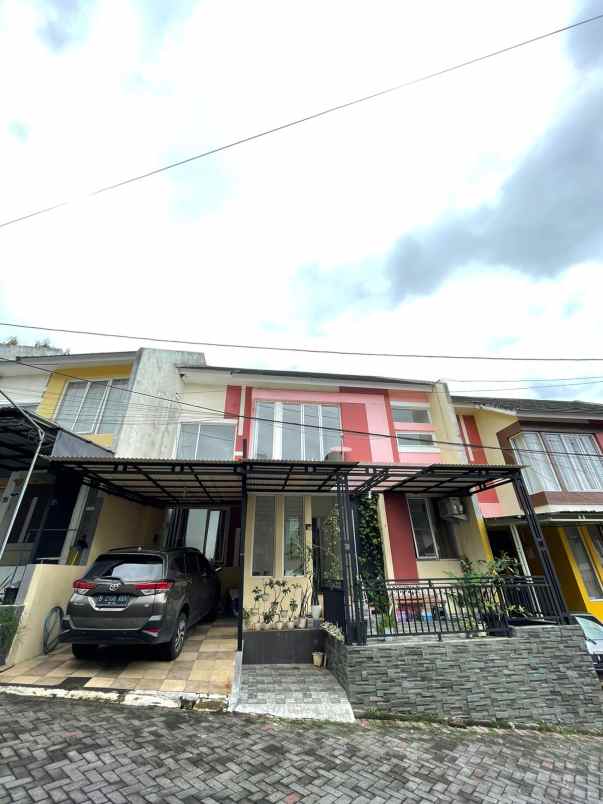 dijual rumah perum graha veteran a28