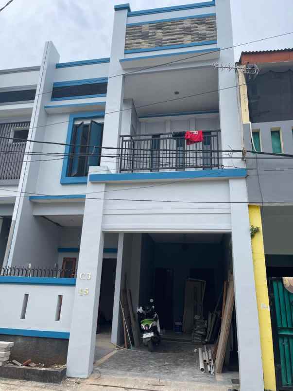 dijual rumah perum pelindo cilincing