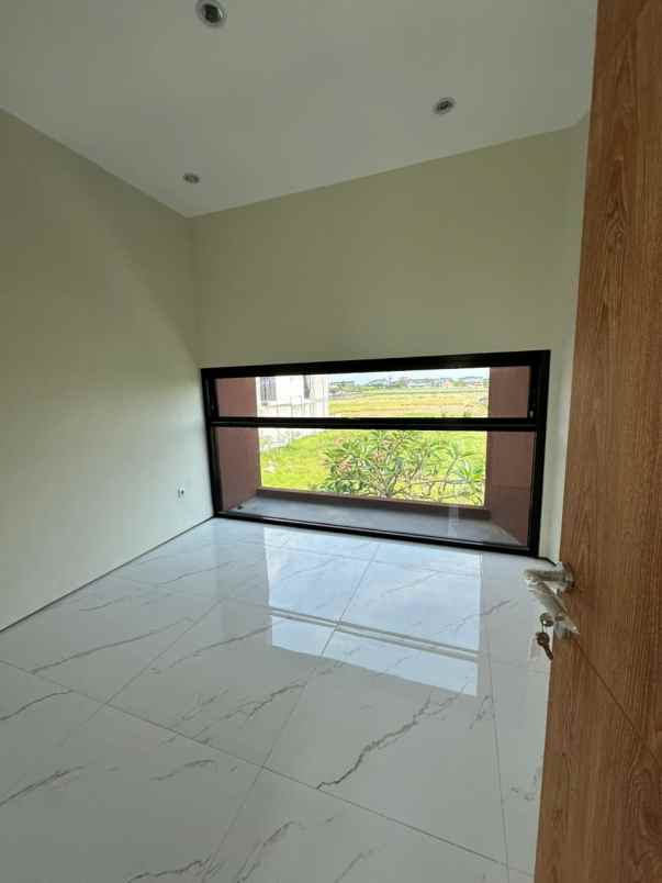 dijual rumah perum sabella praya