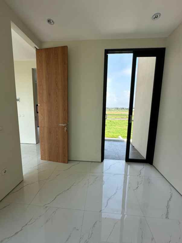 dijual rumah perum sabella praya