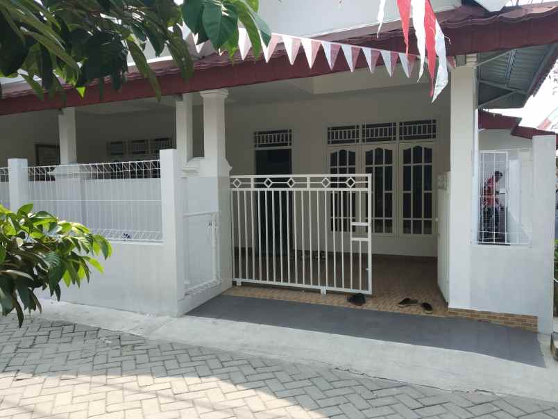 dijual rumah perumahan dasana indah