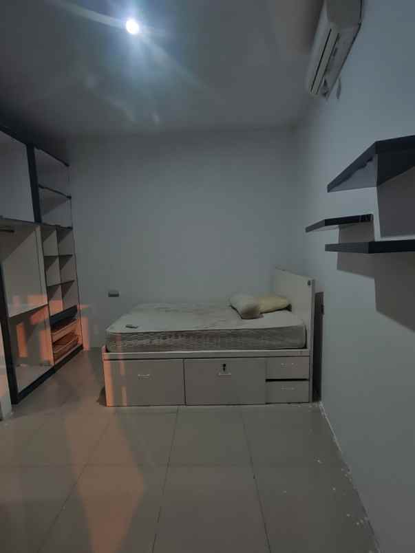 dijual rumah perumahan grand wisata