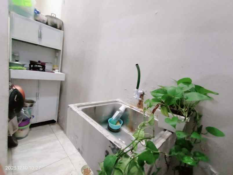 dijual rumah perumahan komersil green