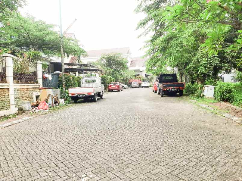 dijual rumah perumahan raffles hills