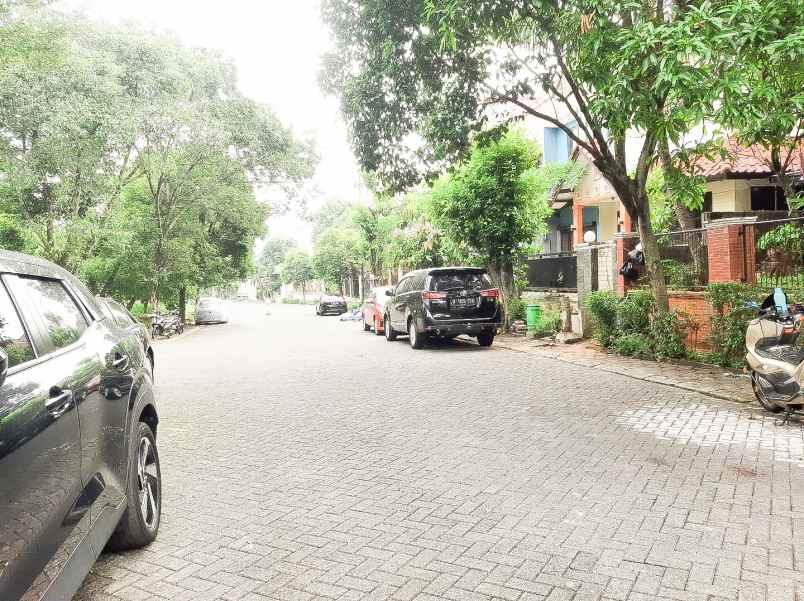 dijual rumah perumahan raffles hills