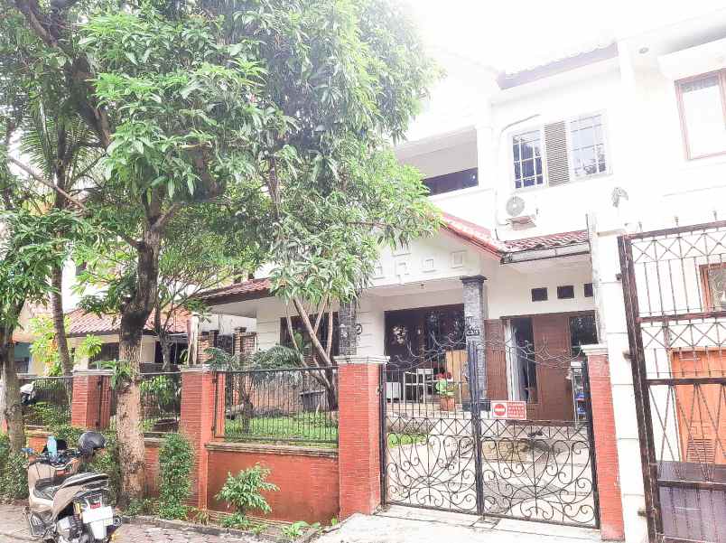 dijual rumah perumahan raffles hills