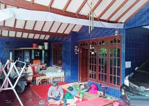 dijual rumah perumahan tytyan kencana