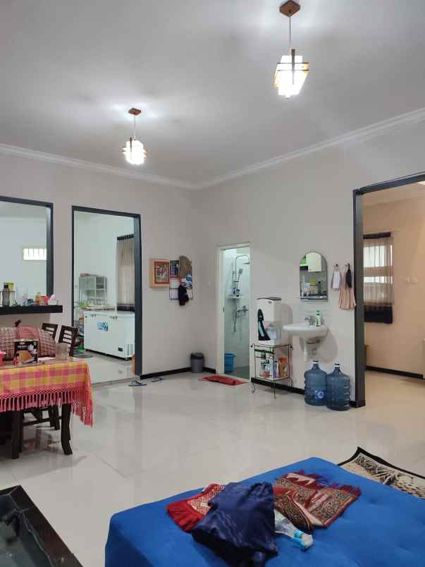 dijual rumah perumahan villa bukit