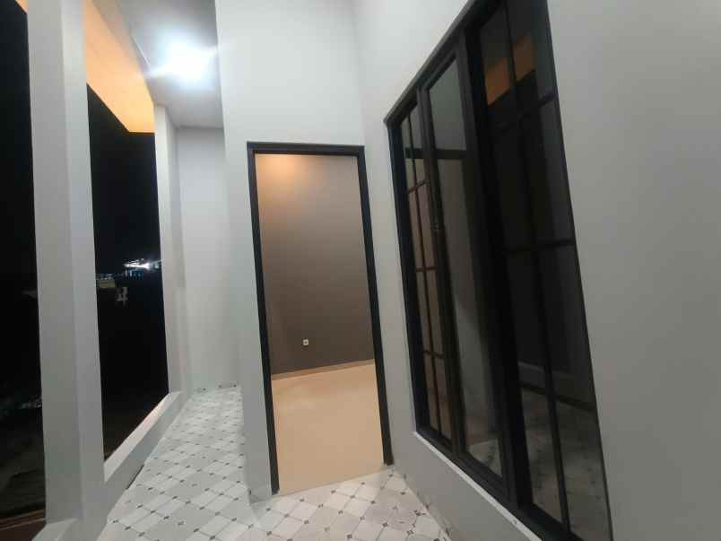 dijual rumah perumahan villa indah