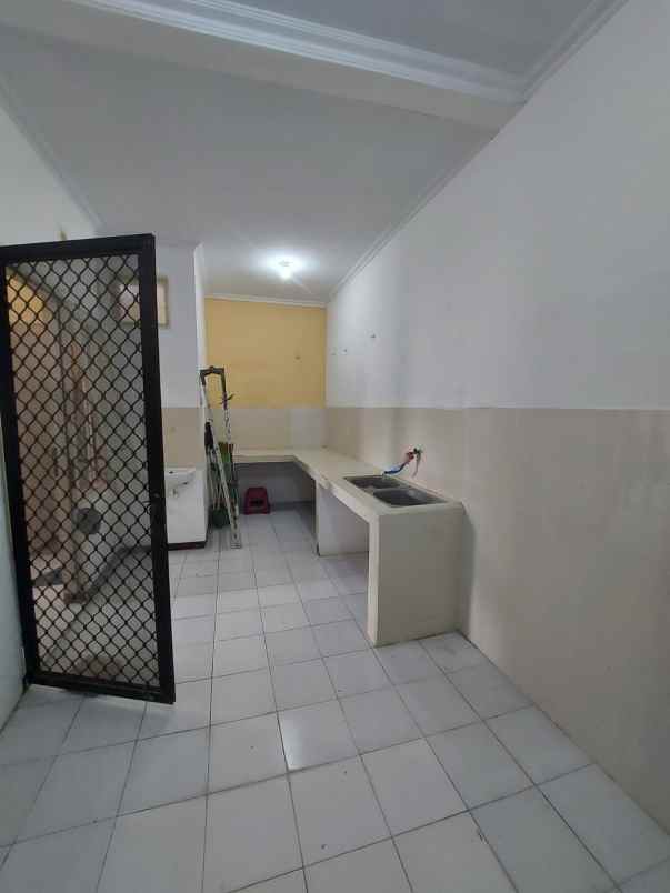 dijual rumah perumahan ykp rungkut