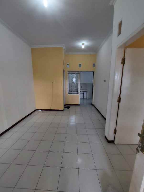 dijual rumah perumahan ykp rungkut