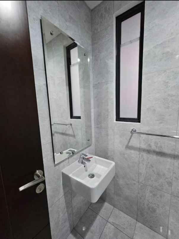 dijual rumah podomoro park