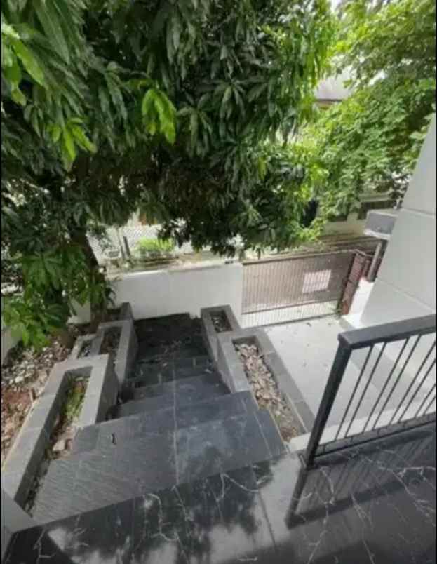 dijual rumah pondok indah jakarta selatan