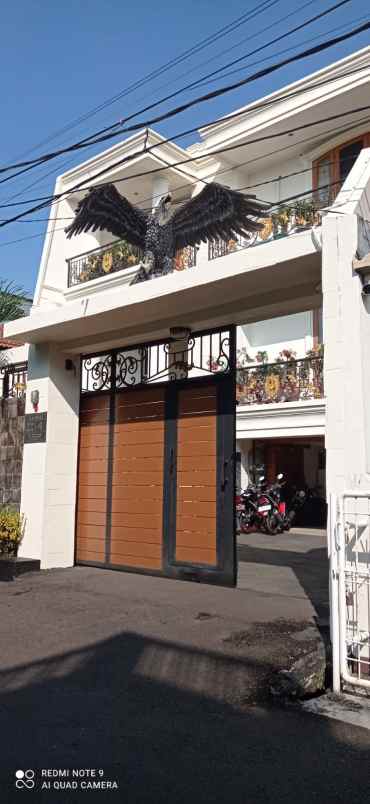 dijual rumah pondok kelapa