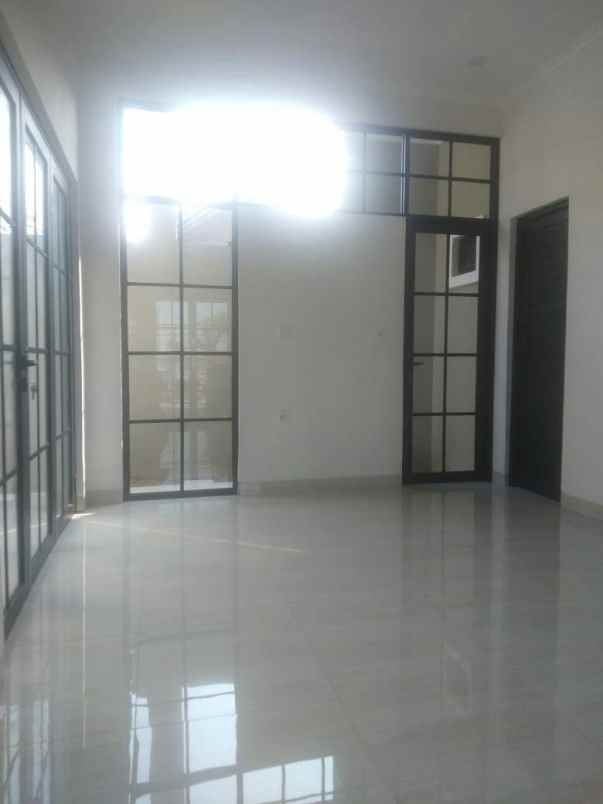 dijual rumah pondok petir