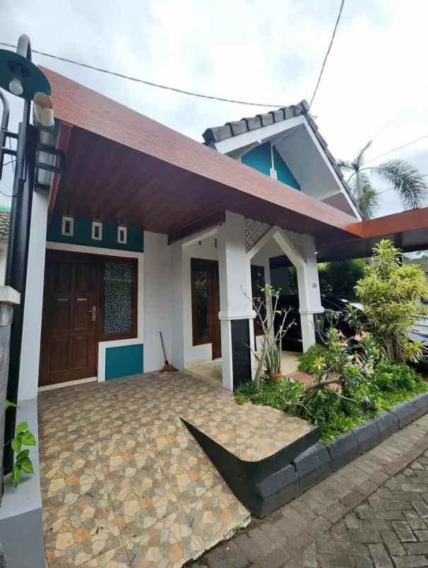 dijual rumah potorono