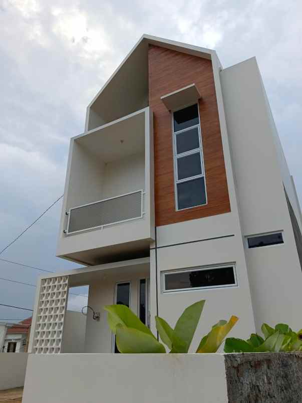 dijual rumah pudakpayung