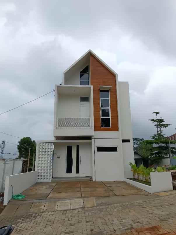 dijual rumah pudakpayung