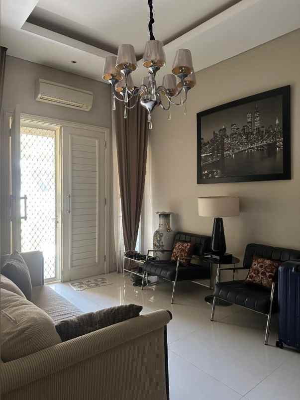 dijual rumah puri galaxy