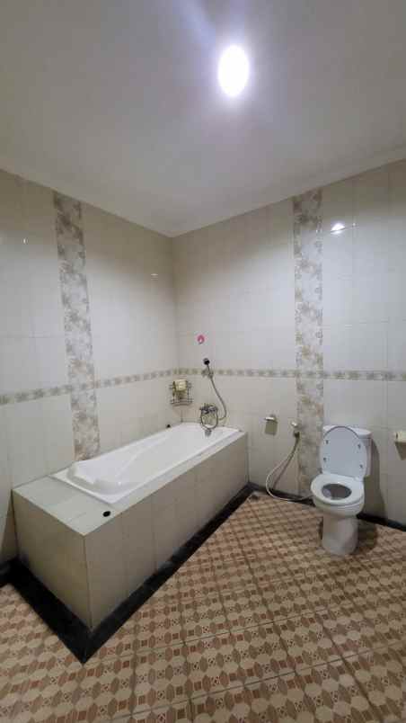 dijual rumah puri sriwedari