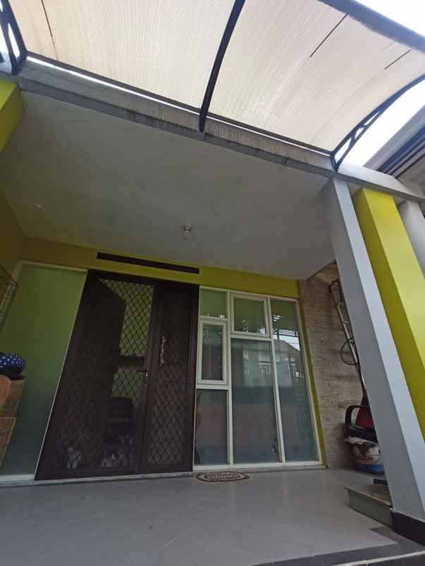 dijual rumah puri surya jaya cluster