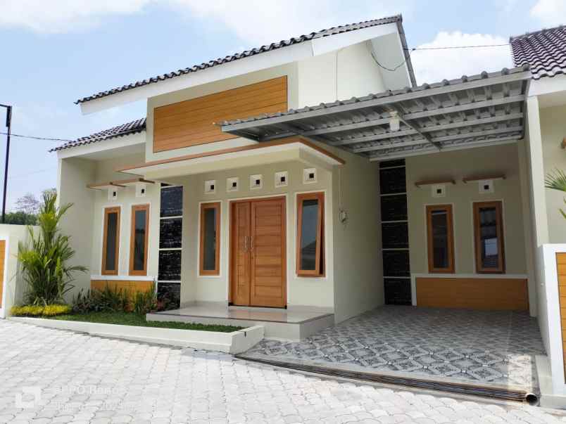 dijual rumah purwomartani kalasan