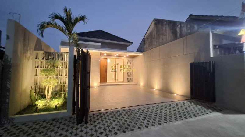 dijual rumah purwomartani kalasan