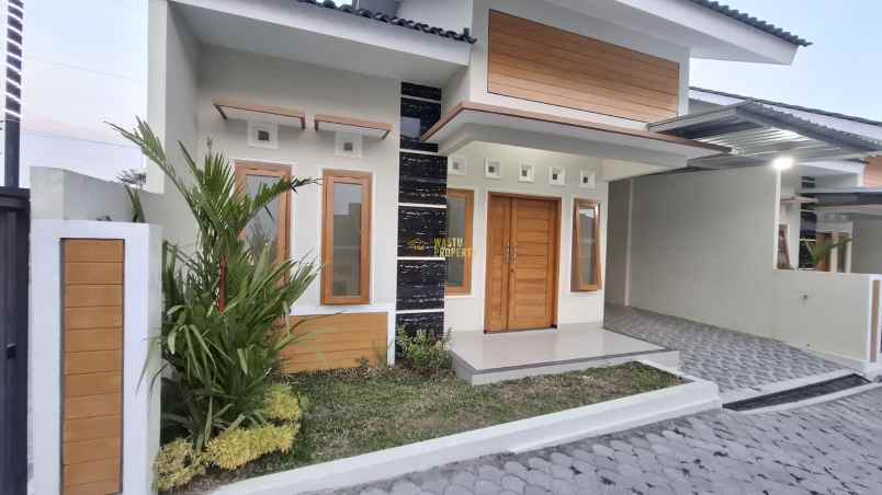 dijual rumah purwomartani kalasan