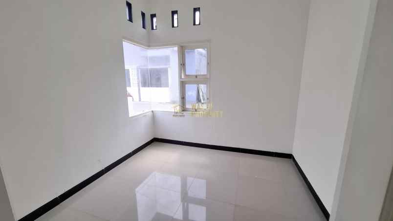 dijual rumah purwomartani kalasan