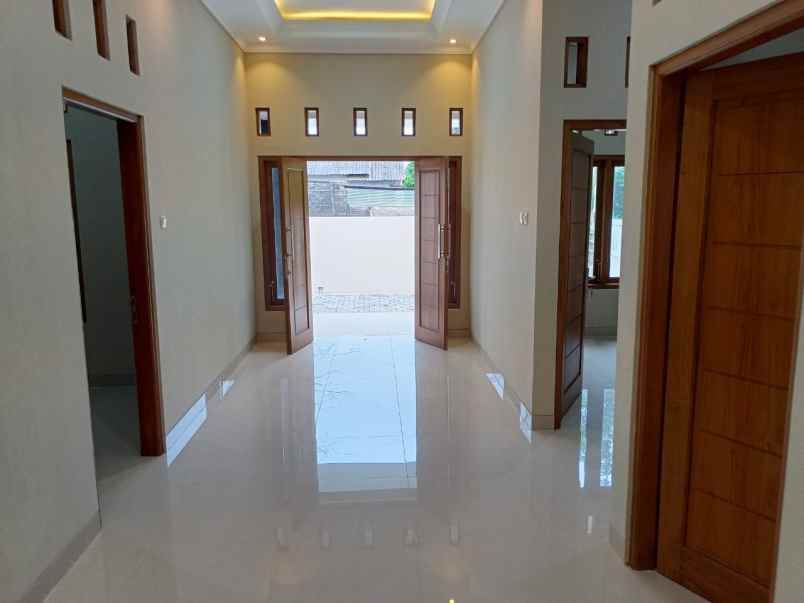 dijual rumah purwomartani kec kalasan