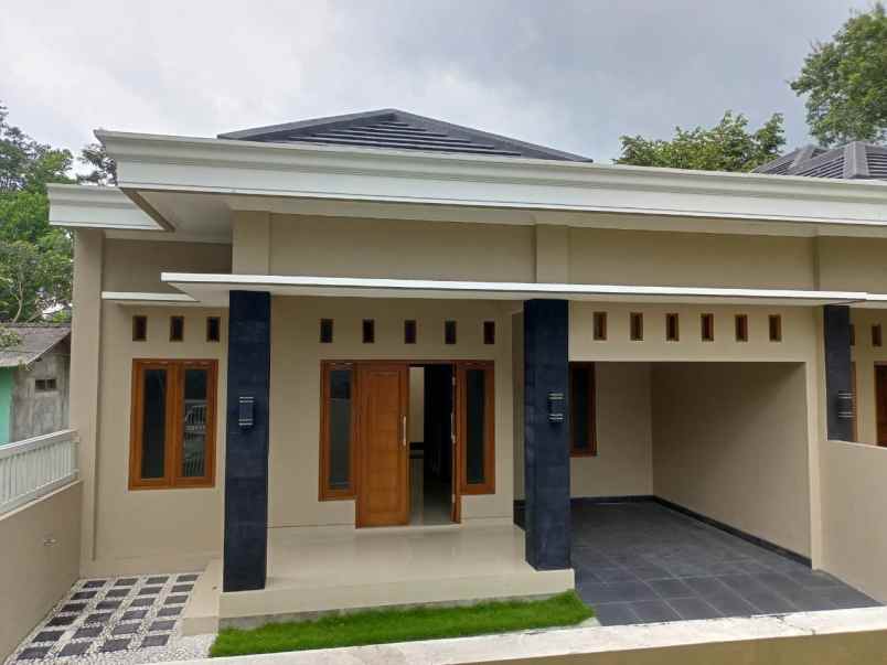 dijual rumah purwomartani kec kalasan