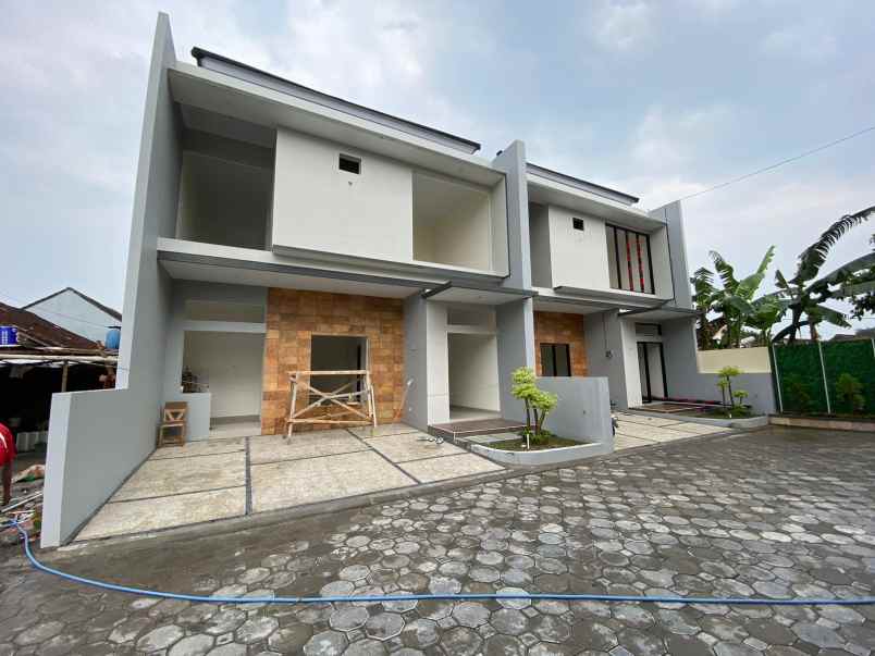 dijual rumah purwomartani sleman