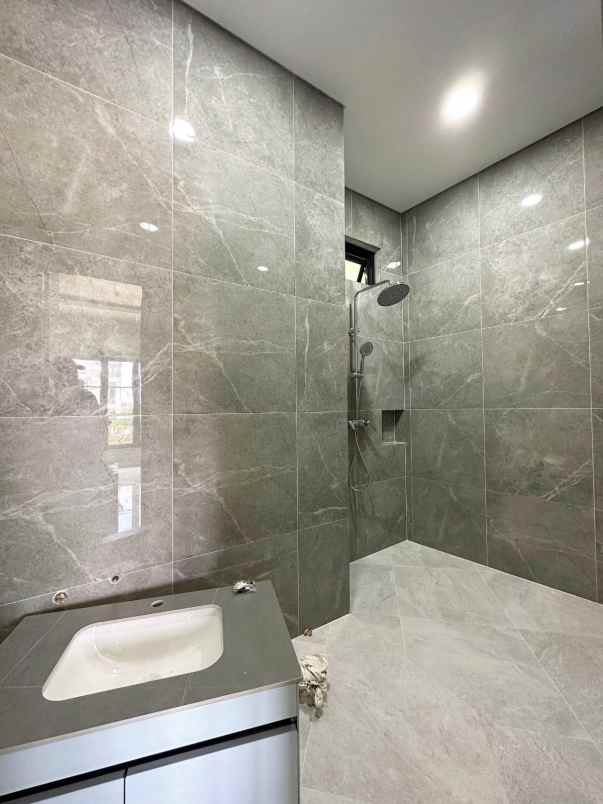 dijual rumah raden inten jakarta timur