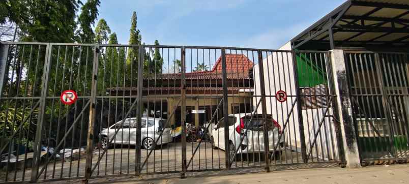 dijual rumah raya nginden semolo