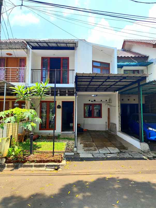 dijual rumah raya pondok kelapa