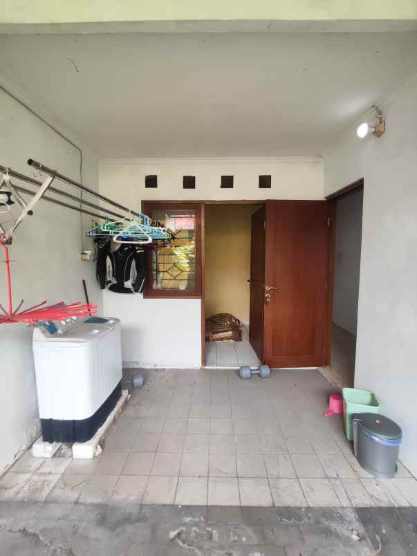 dijual rumah raya pondok kelapa