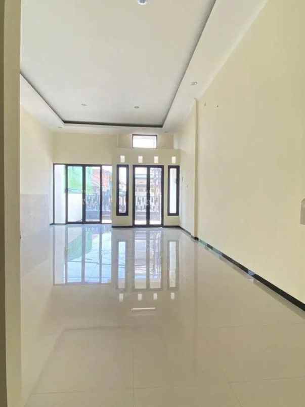 dijual rumah raya tambak medokan ayu