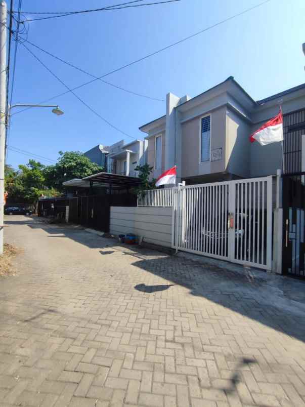 dijual rumah regency one sidoyoso