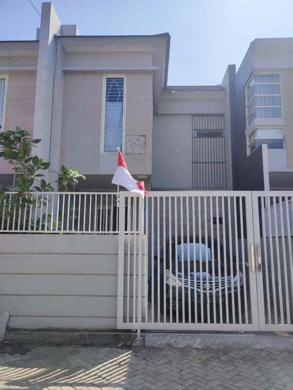 dijual rumah regency one sidoyoso