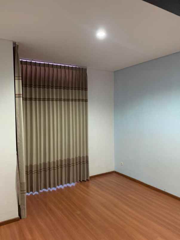 dijual rumah rengas raya bintaro