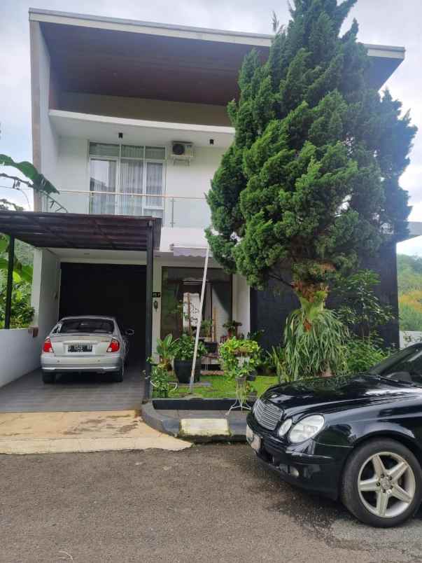 dijual rumah resort dago pakar