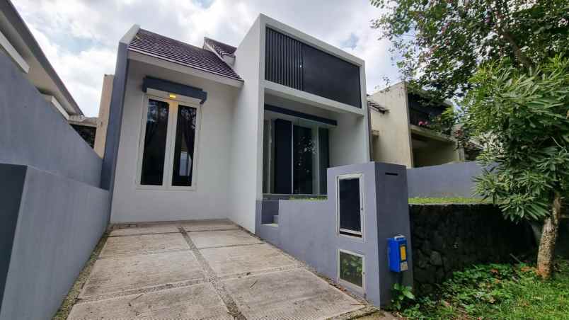 dijual rumah riverside residence