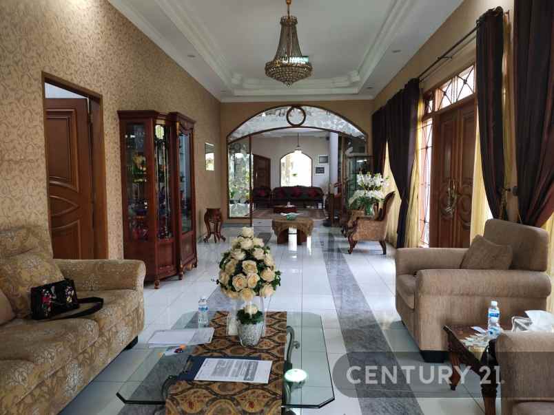 dijual rumah rumah cantik strategis kec