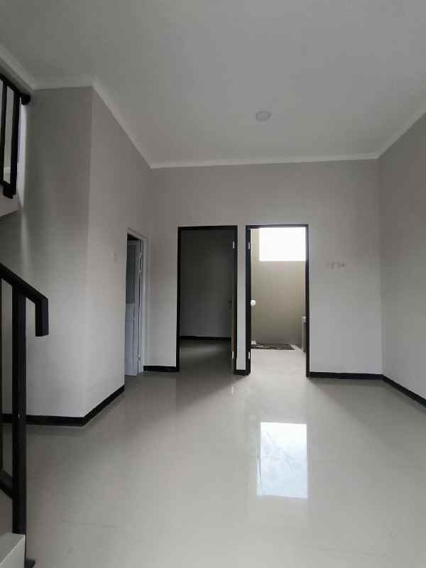 dijual rumah rungkut