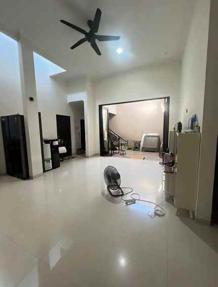 dijual rumah rungkut asri