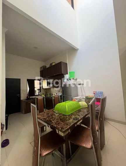 dijual rumah rungkut asri