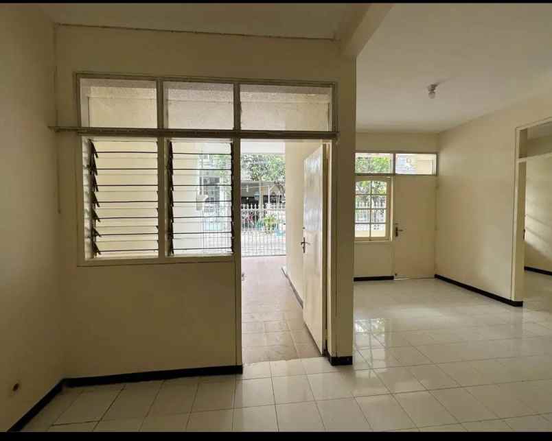 dijual rumah rungkut mapan